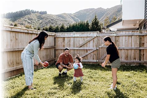 Choose the insurance company Kiwis trust .